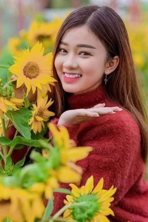 偷拍新疆女旱廁婦女撒尿