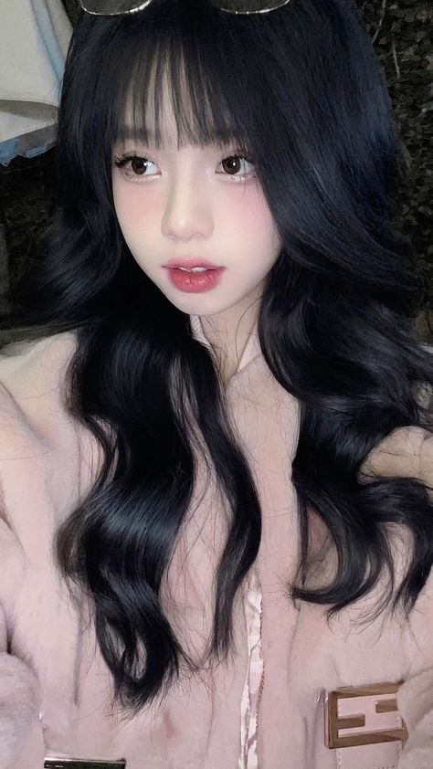 抓娃娃講的什么