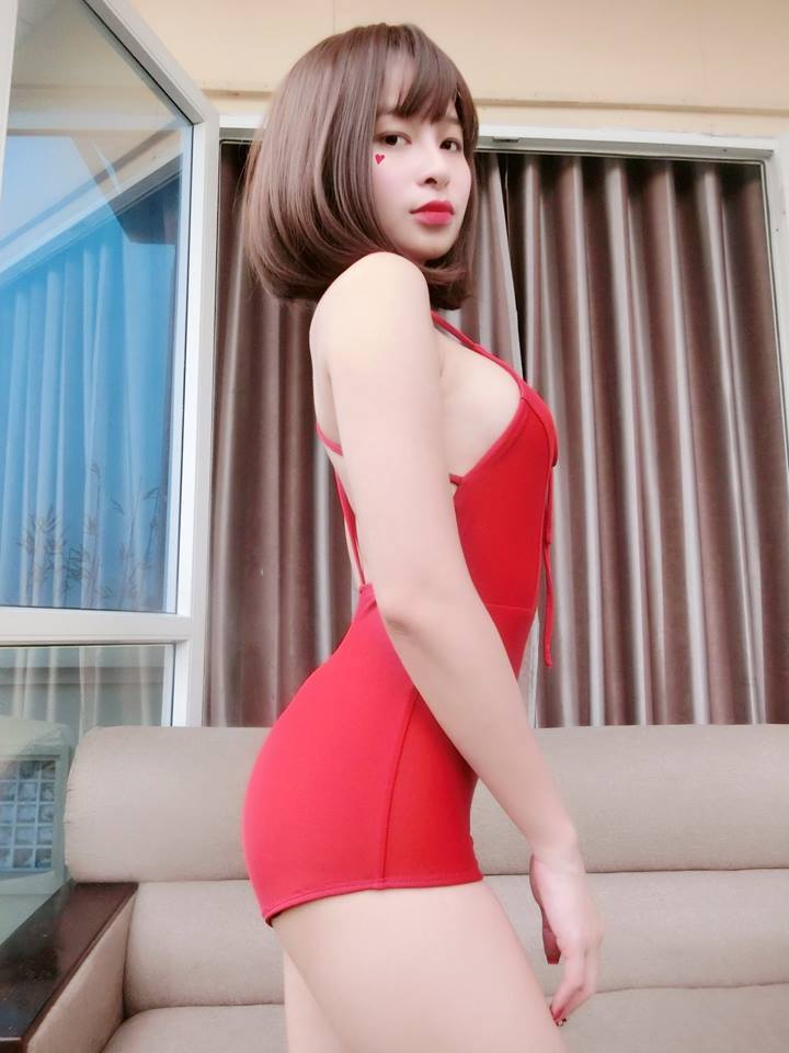 廚房掀開餿了裙子子挺進視頻